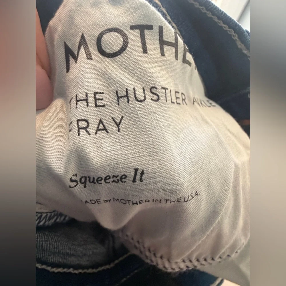 MOTHER The Hustler Ankle Fray Squeeze It Jeans 25